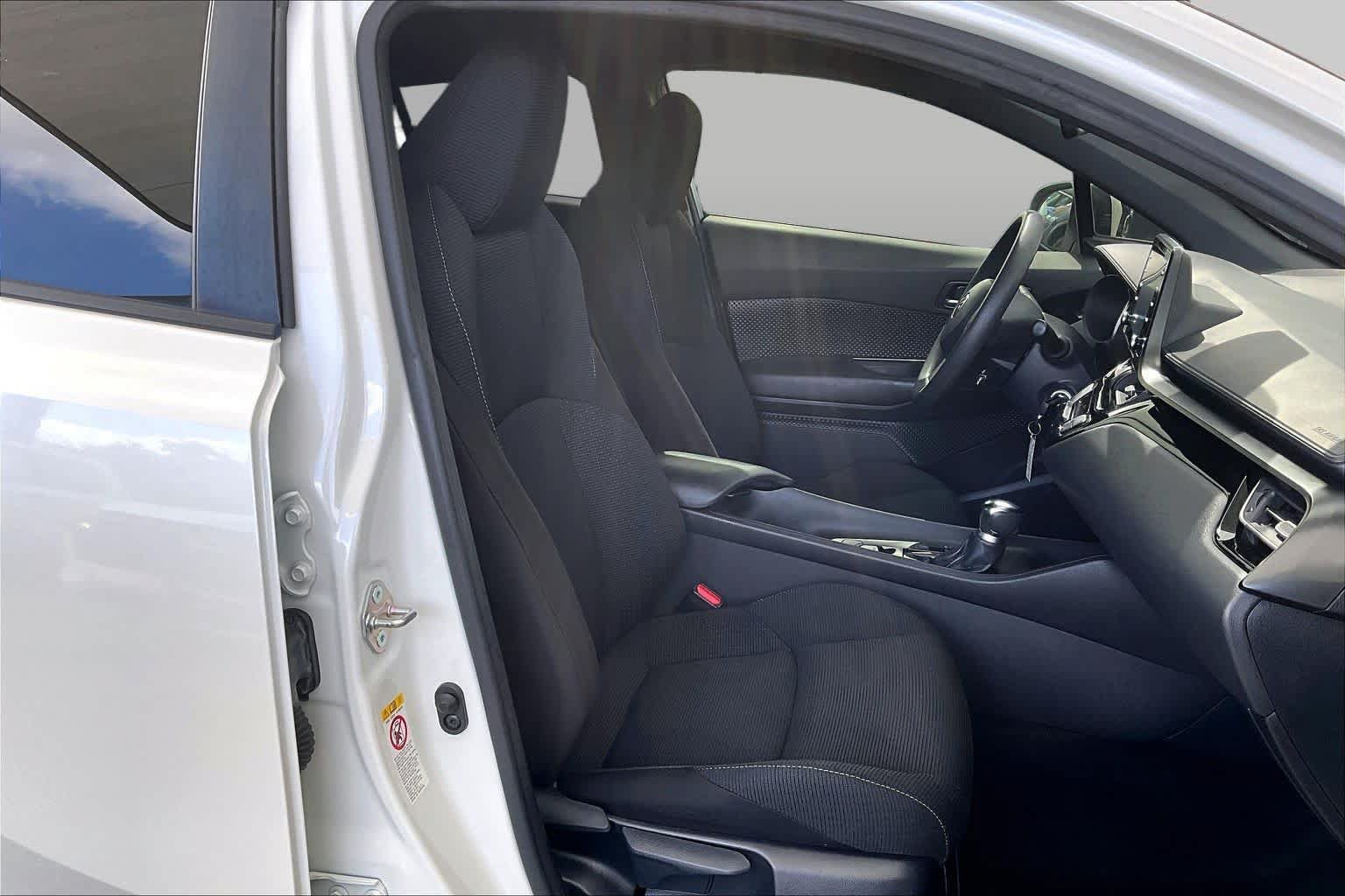 Used 2019 Toyota C-HR LE FWD image 9