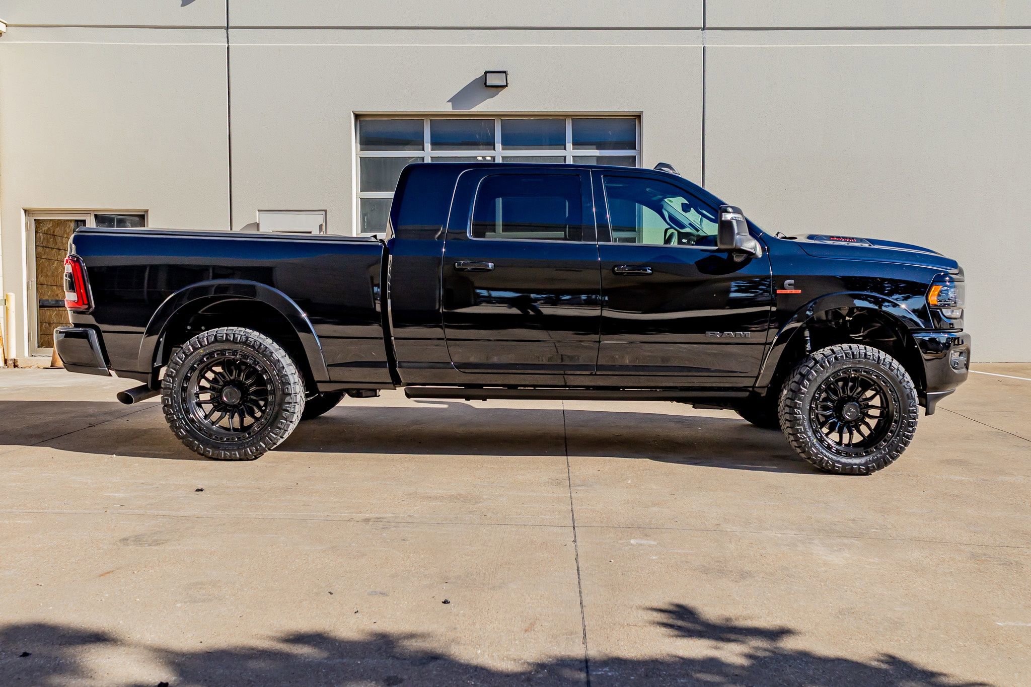 Used 2024 RAM 2500 Limited image 11