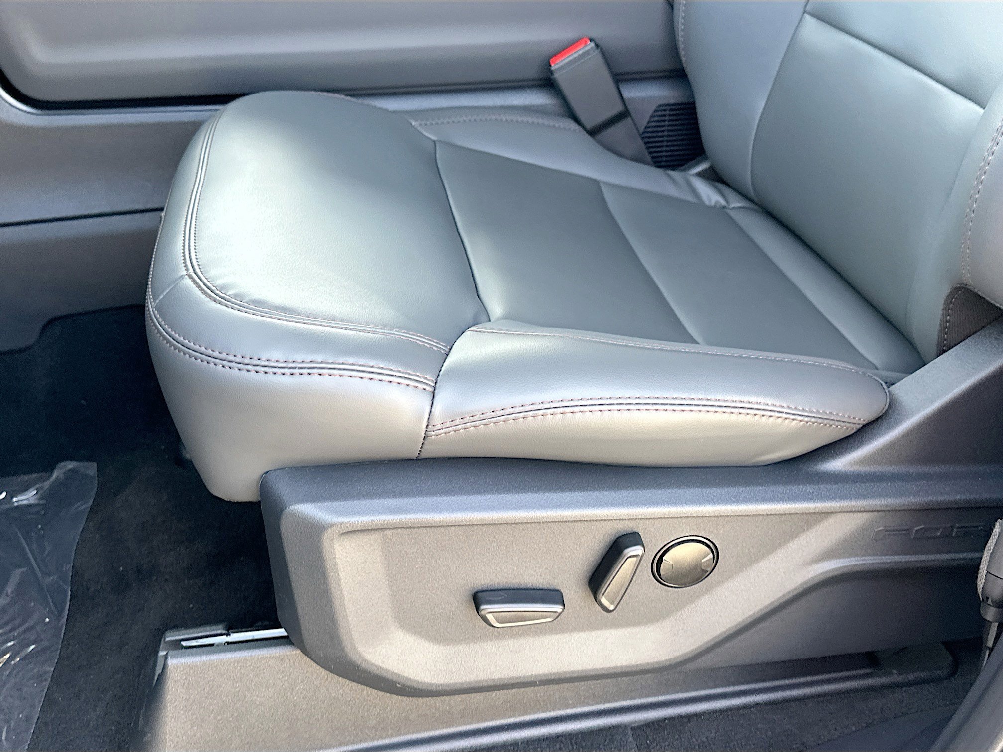 New 2025 Ford Expedition Active image 14