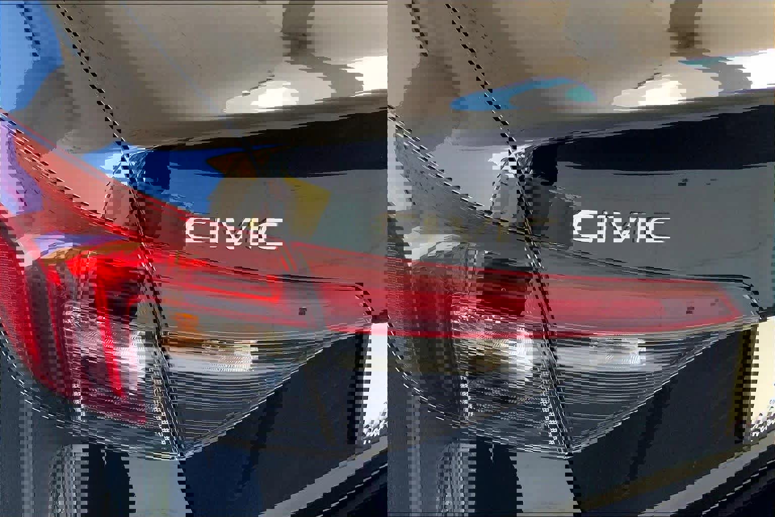 Used 2025 Honda Civic Sport image 28