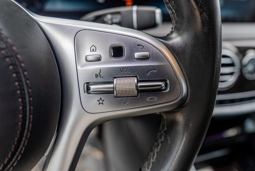 Used 2019 Mercedes-Benz S 560 Sedan w/ AMG Line Exterior image 17