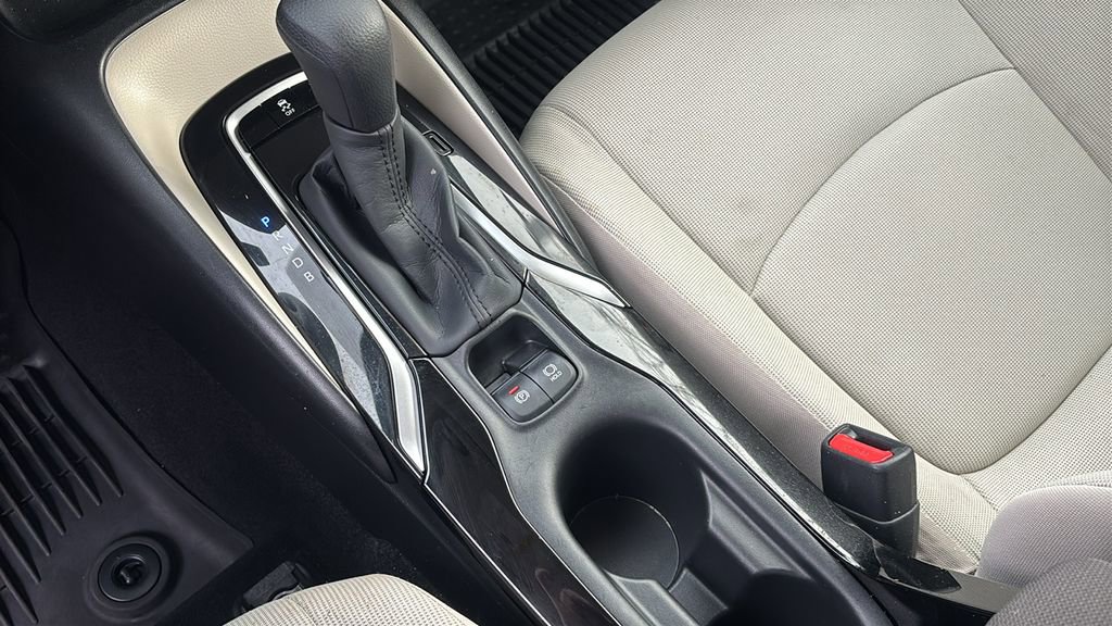 Used 2021 Toyota Corolla LE image 21