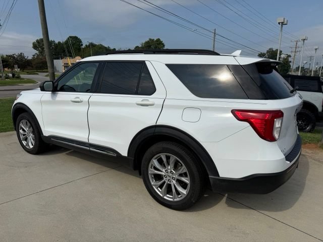 Used 2020 Ford Explorer XLT w/ Equipment Group 202A AWD/4WD image 8