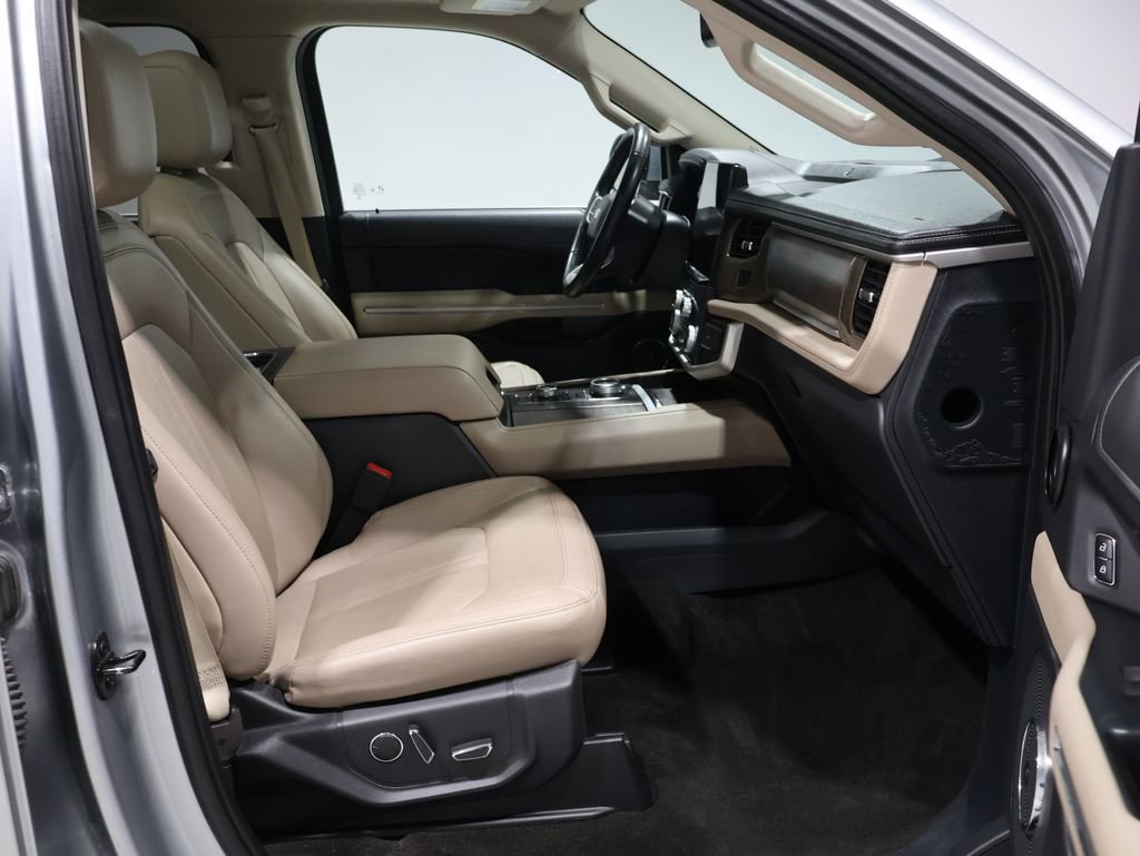 Used 2023 Ford Expedition Limited image 23