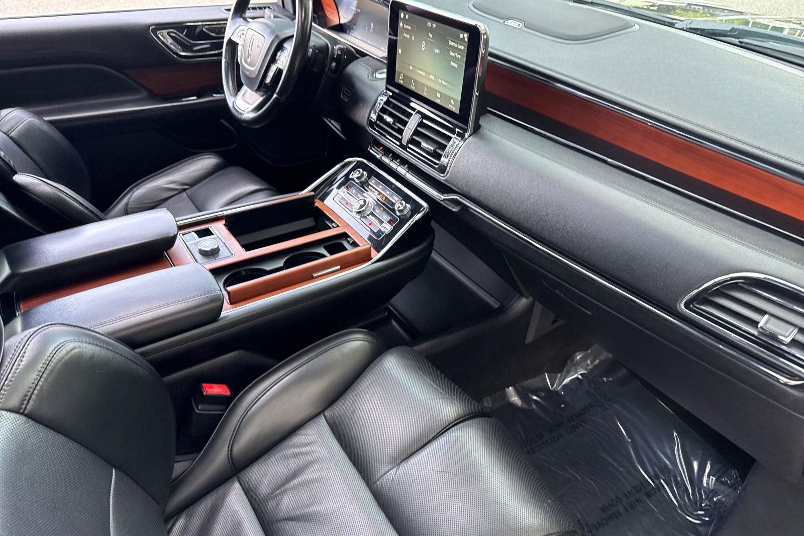 Used 2019 Lincoln Navigator L Select image 15