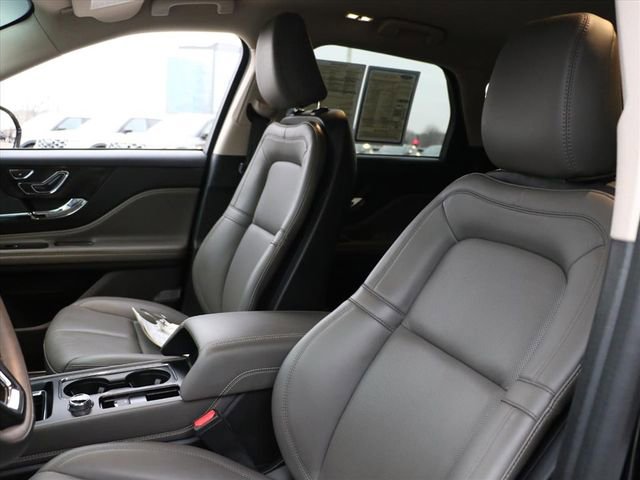 Used 2023 Lincoln Corsair Reserve w/ Jet Appearance Package image 20