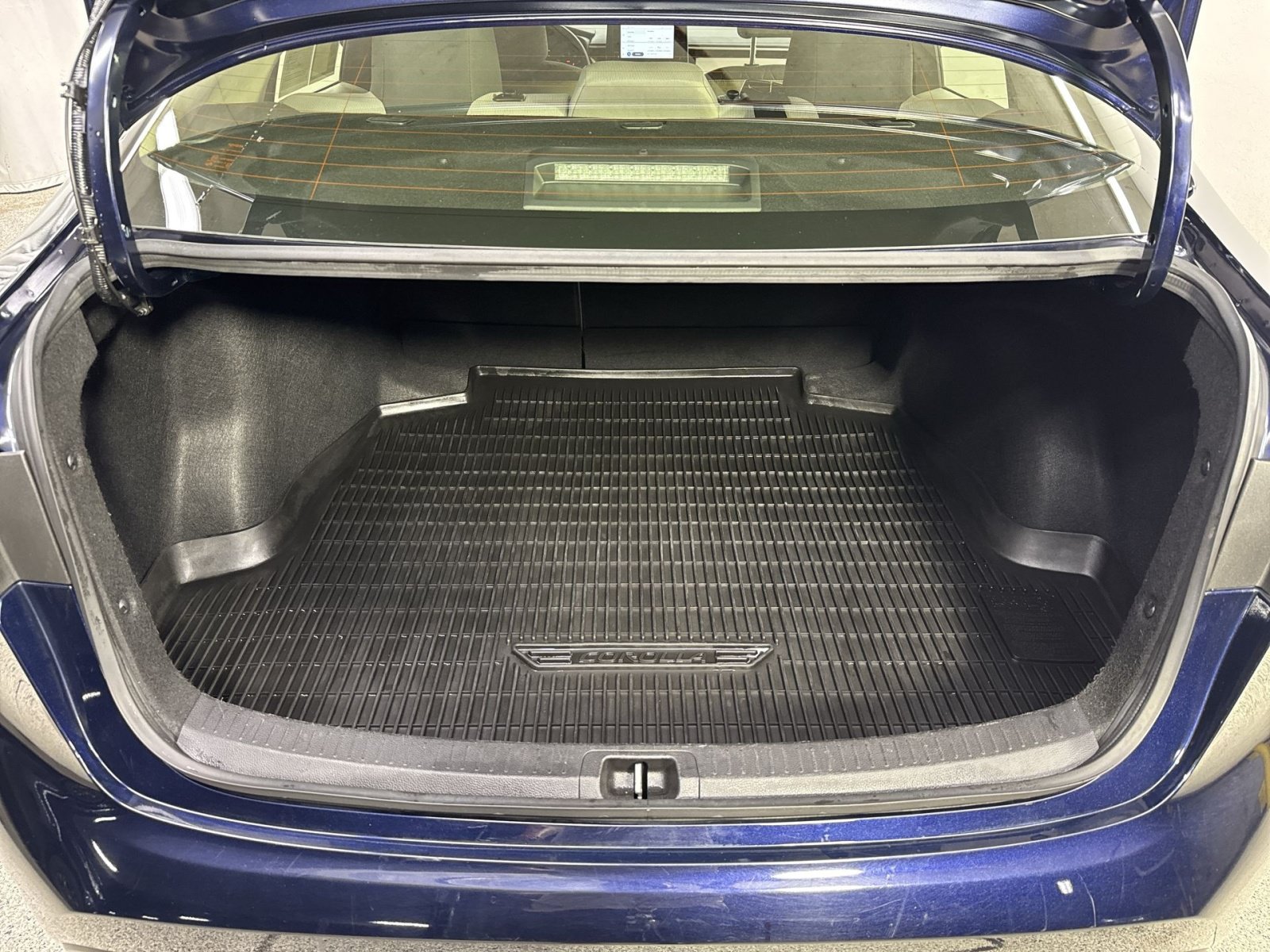 Used 2025 Toyota Corolla LE FWD image 26