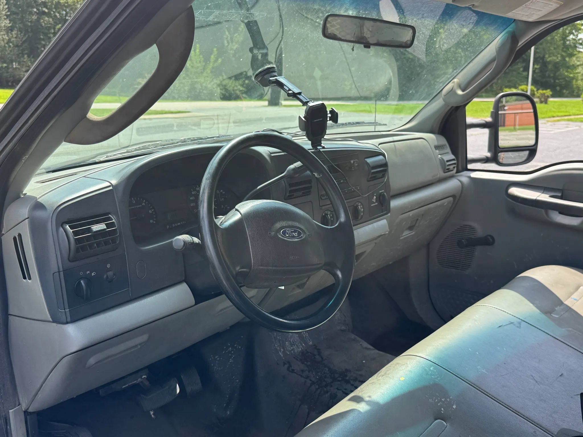 Used 2006 Ford F350 2WD Regular Cab Super Duty image 12