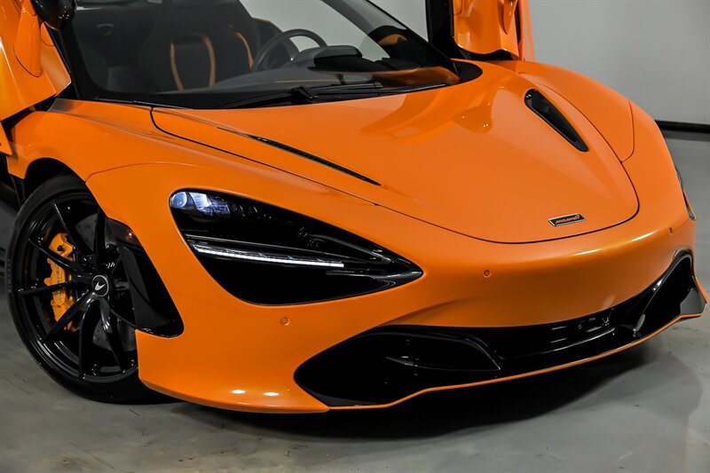 Used 2022 McLaren 720S Performance RWD image 3