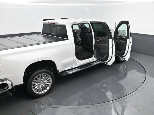 Used 2025 Chevrolet Silverado 1500 High Country w/ High Country Premium Package AWD/4WD image 31