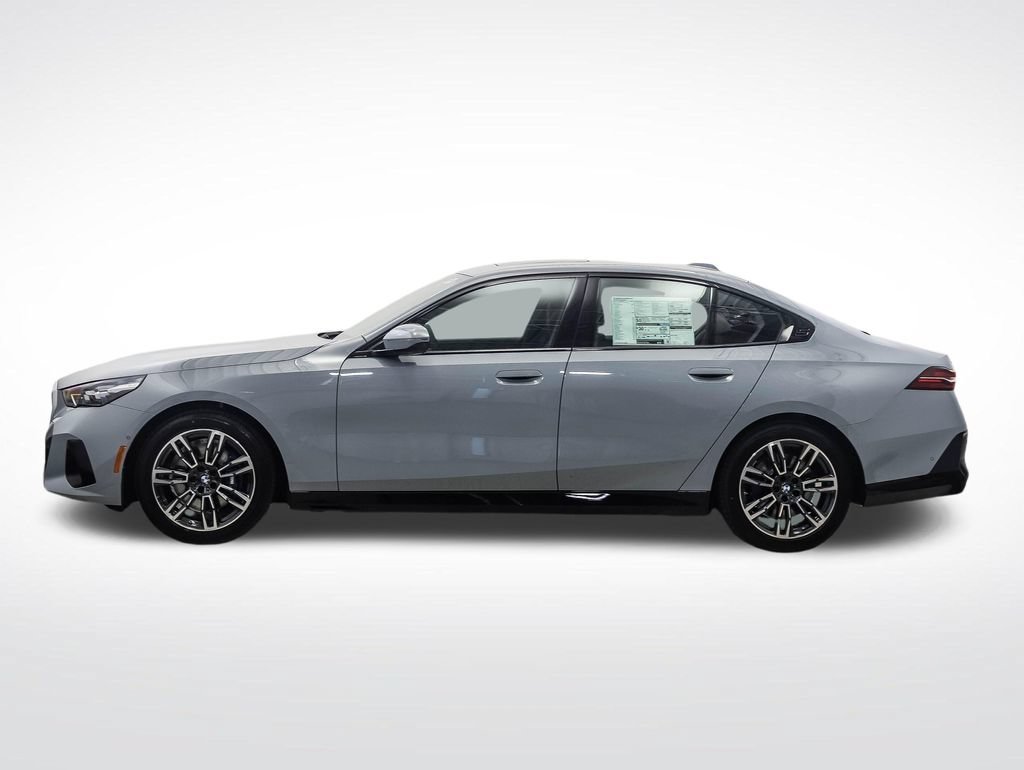 Used 2026 BMW 530i xDrive w/ M Sport Package AWD/4WD image 3