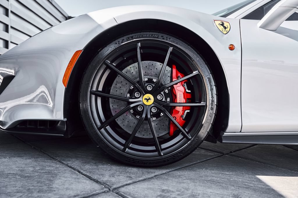 Used 2020 Ferrari 488 Pista Coupe RWD image 3