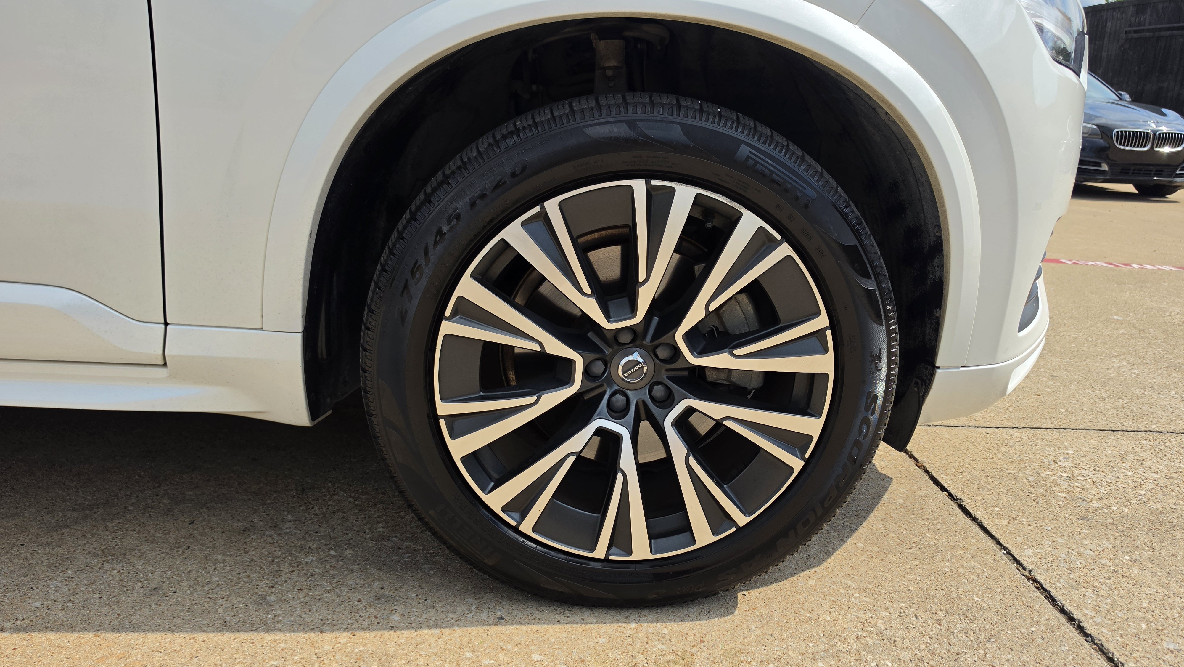 Used 2020 Volvo XC90 T6 Momentum AWD/4WD image 16