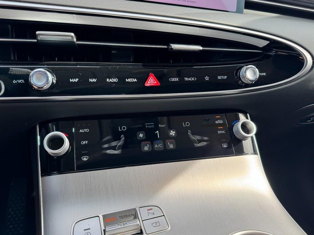 New 2026 Genesis GV70 2.5T Select image 15