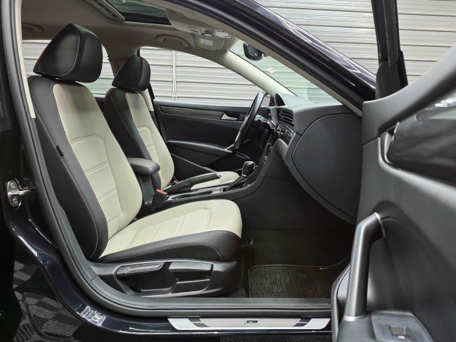 Used 2020 Volkswagen Passat 2.0T R-Line FWD image 15