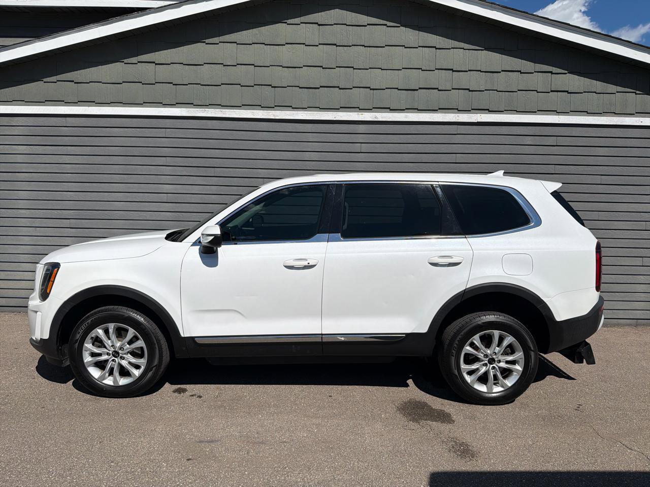 Used 2020 Kia Telluride LX FWD image 12