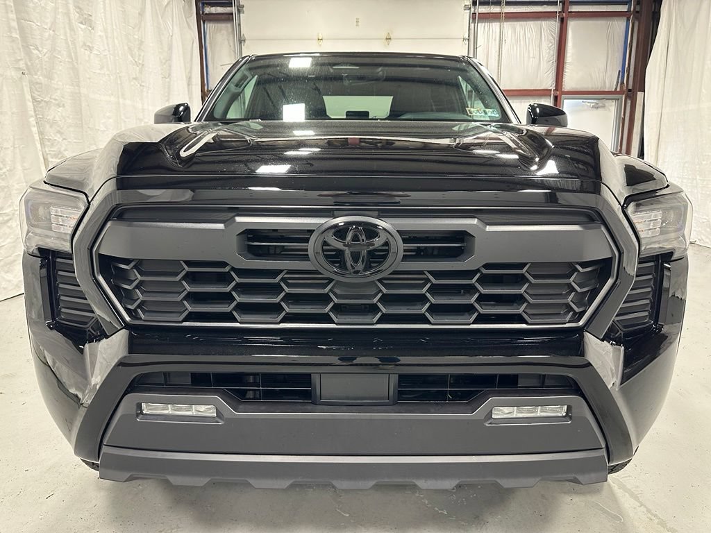 Used 2026 Toyota Tacoma TRD Off-Road AWD/4WD image 2