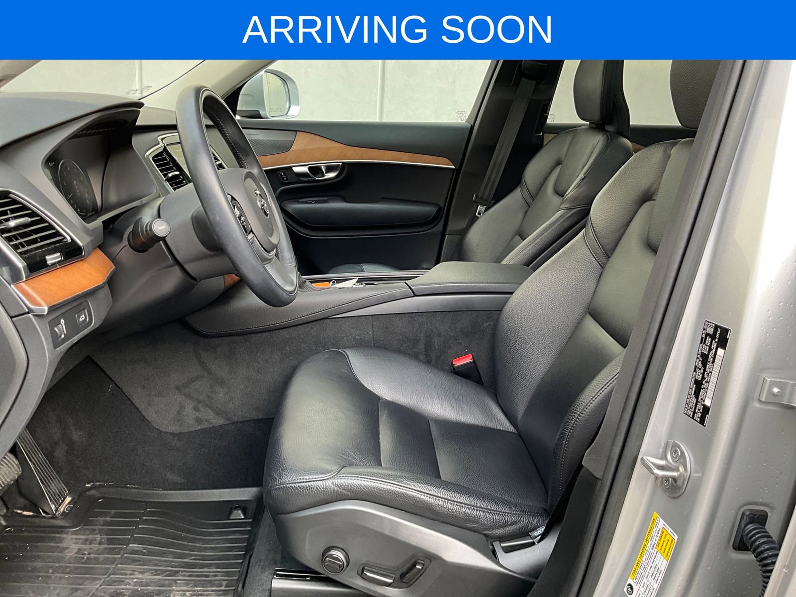 Certified 2022 Volvo XC90 T6 Momentum w/ Advanced Package image 9