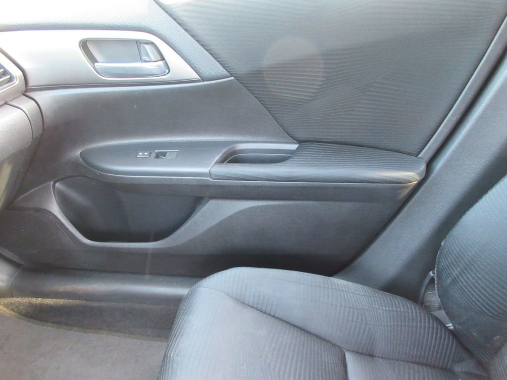 Used 2014 Honda Accord LX image 28