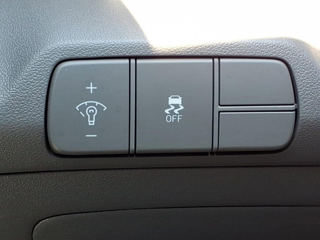 Used 2024 Hyundai Elantra SEL w/ Convenience Package image 18