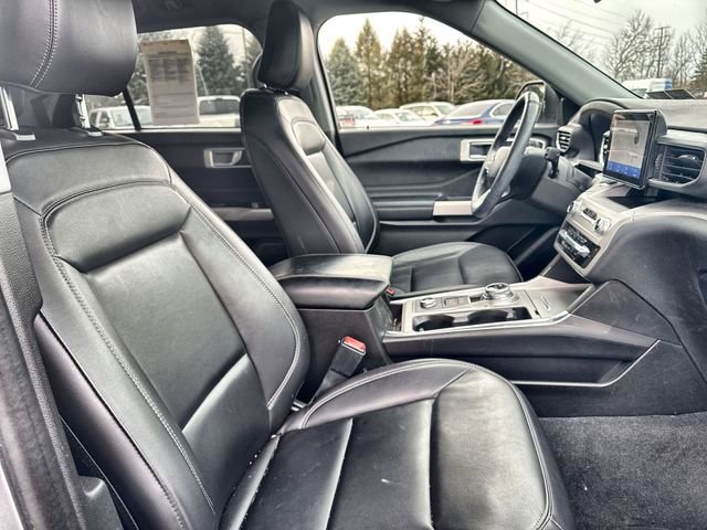 Used 2022 Ford Explorer XLT w/ Equipment Group 202A image 23