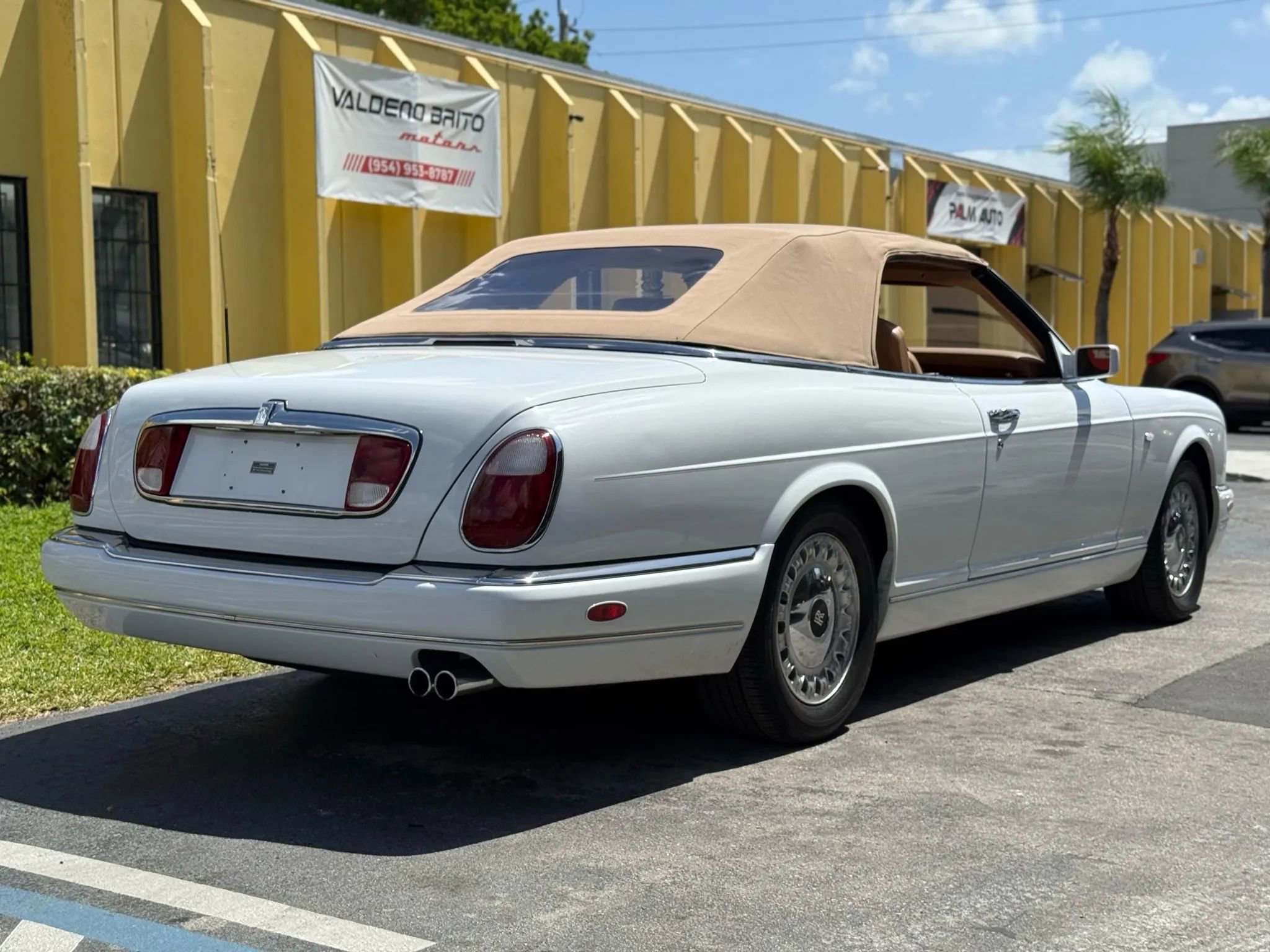 Used 2000 Rolls-Royce Corniche RWD image 10