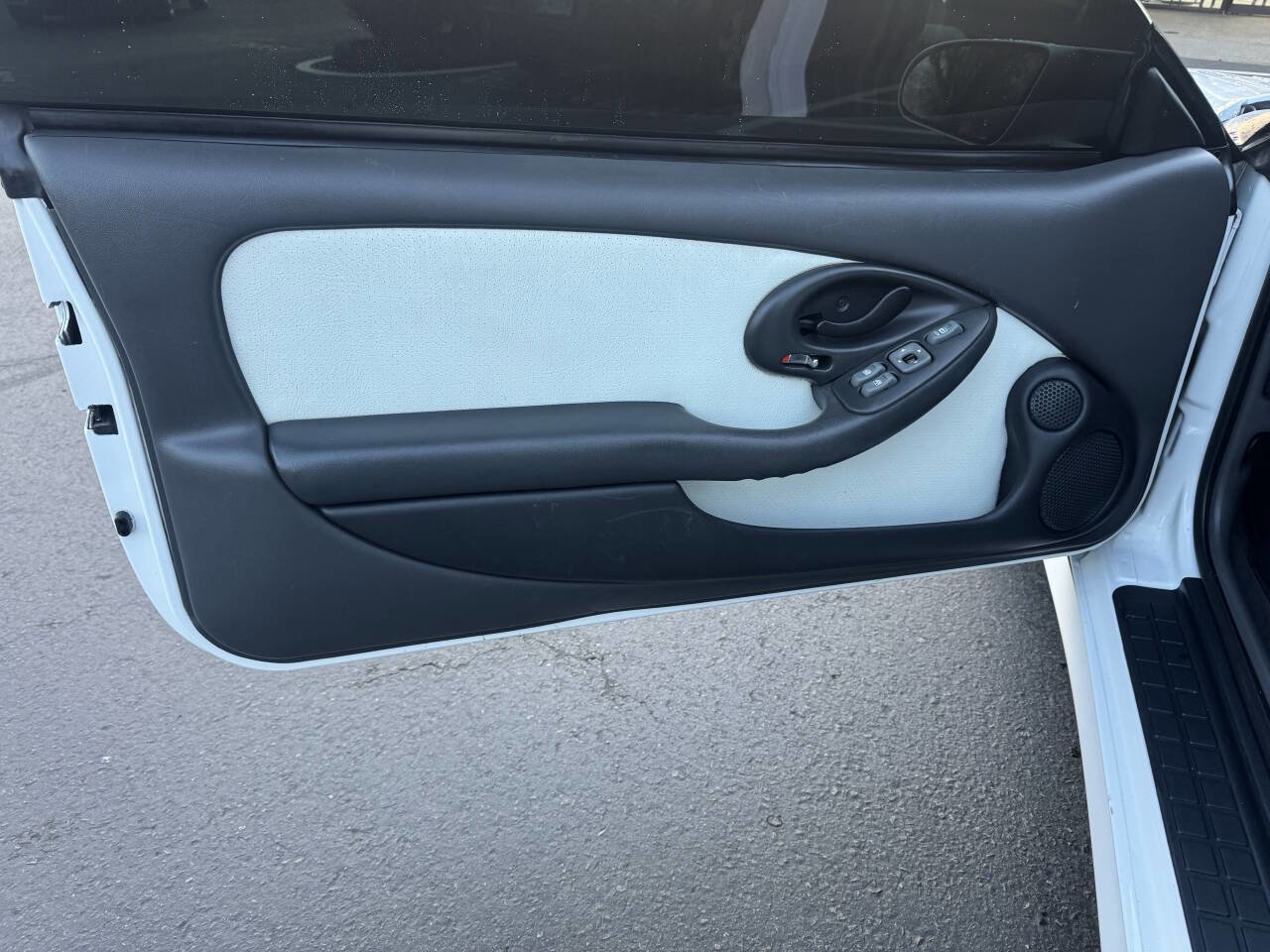 Used 1999 Pontiac Firebird Trans Am image 17