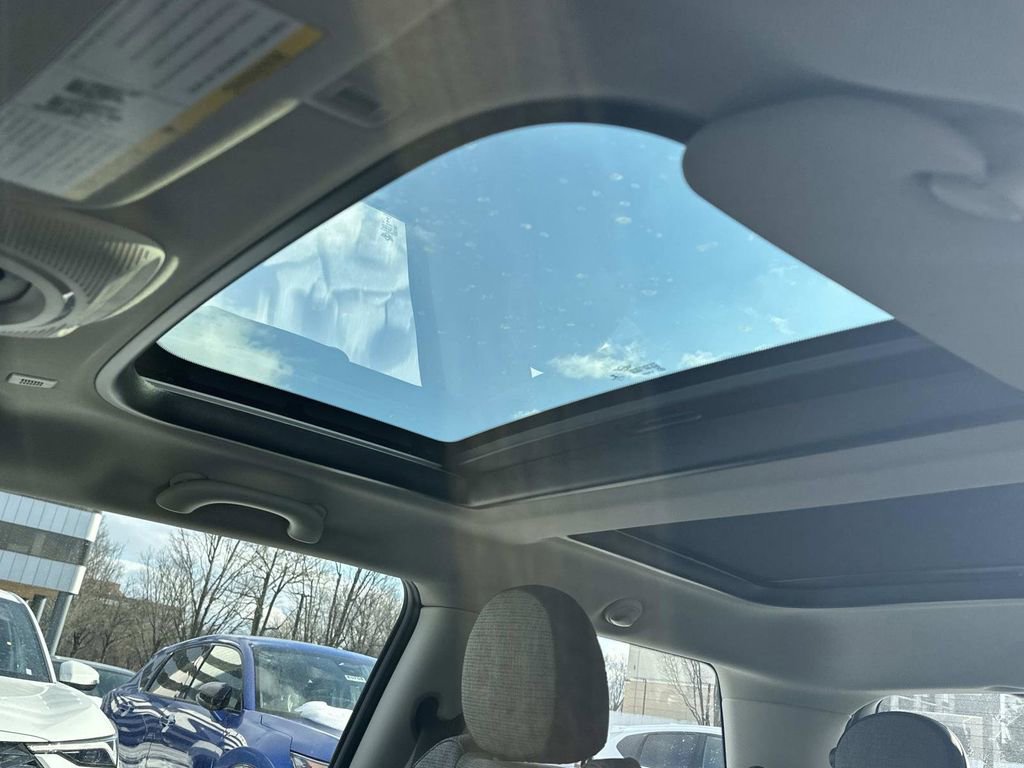 Used 2021 MINI Cooper SE w/ 6.5" Touchscreen Package image 23