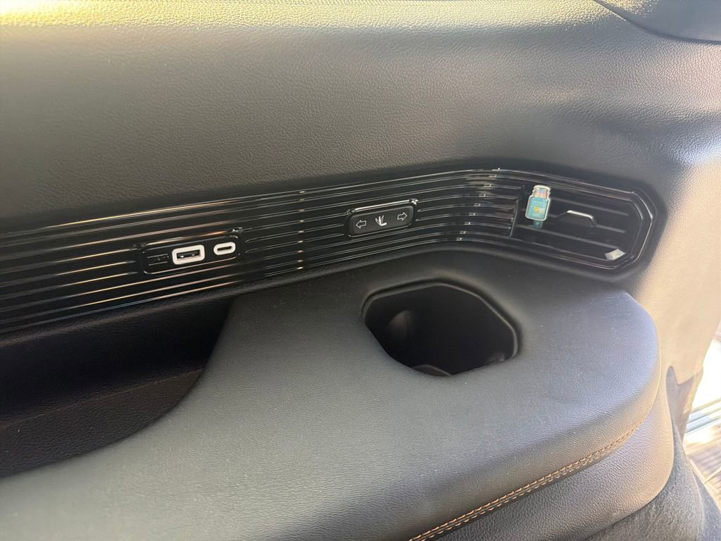 Used 2024 Jeep Grand Wagoneer Series III image 32