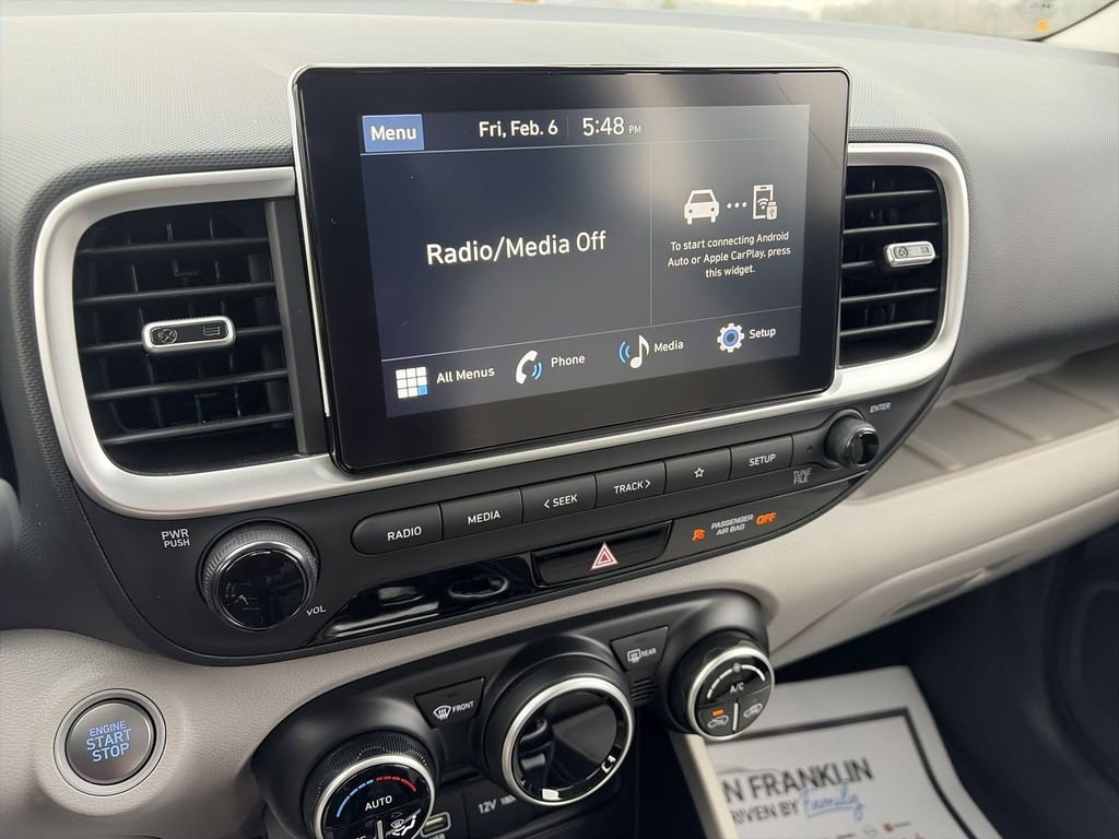 Used 2024 Hyundai Venue SEL image 16