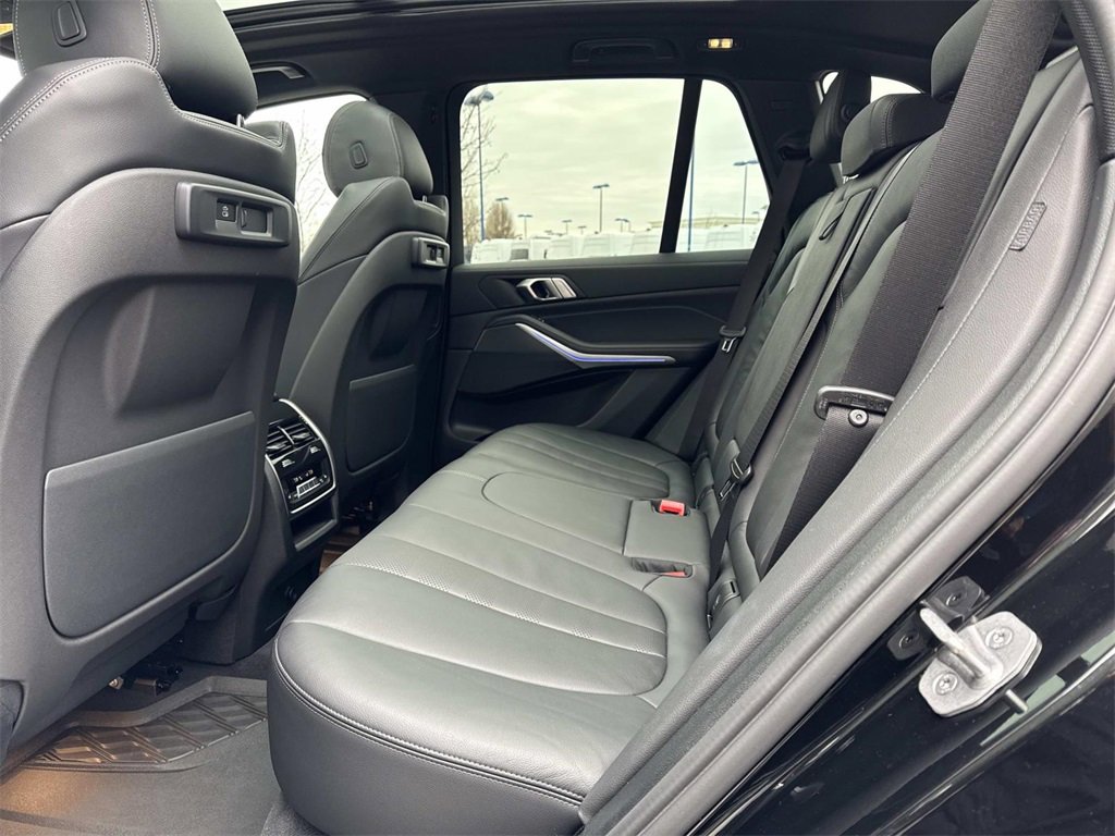 Used 2022 BMW X5 xDrive40i w/ Premium Package image 13