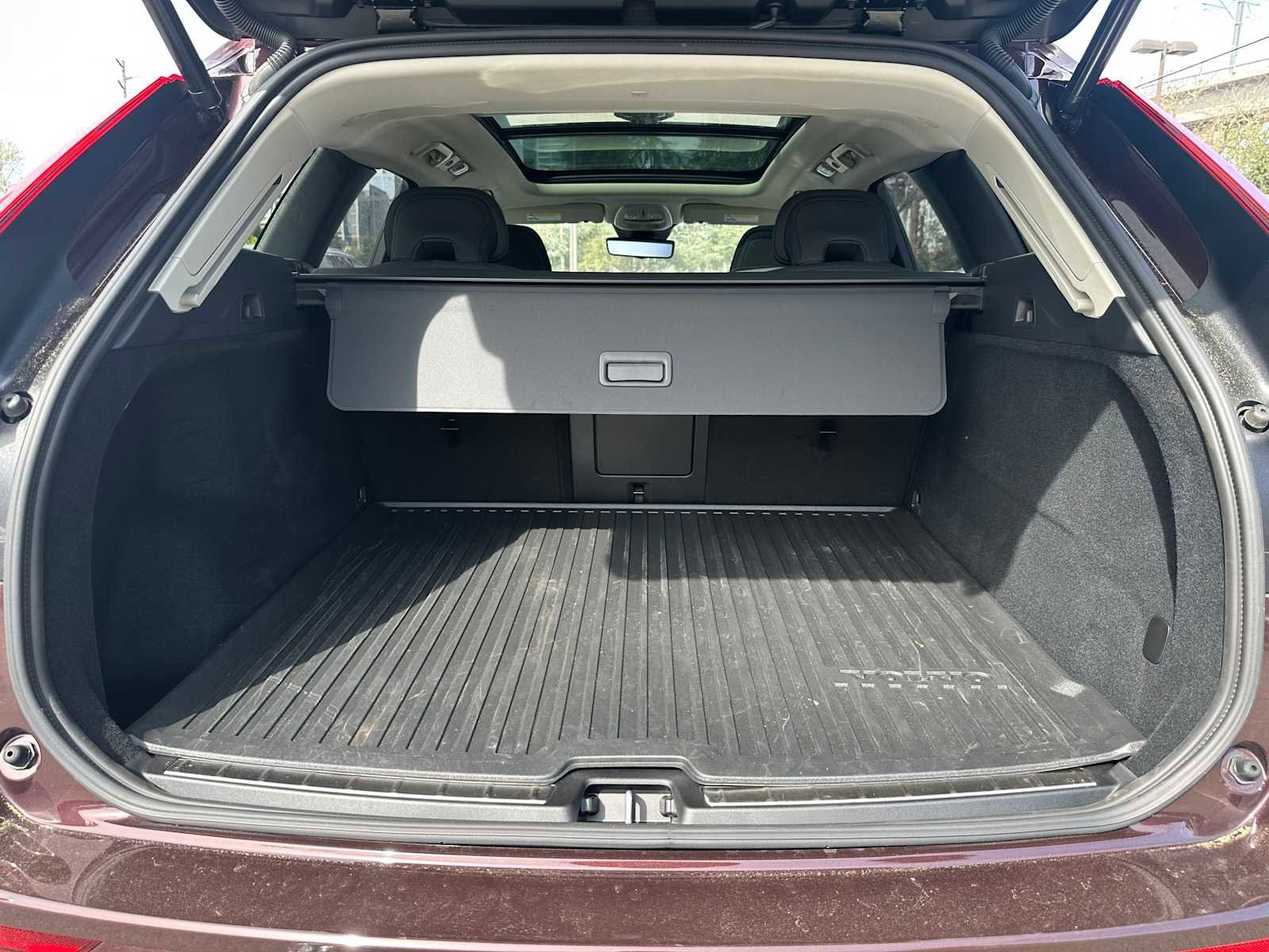 Used 2026 Volvo XC60 B5 Plus w/ Climate Package PRO image 14