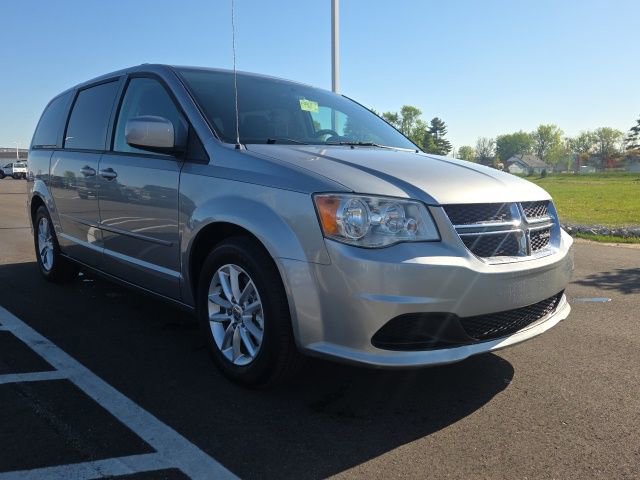 Used 2016 Dodge Grand Caravan SXT FWD image 1