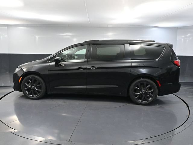 Used 2019 Chrysler Pacifica Touring-L Plus w/ Advanced Safetytec Group FWD image 9