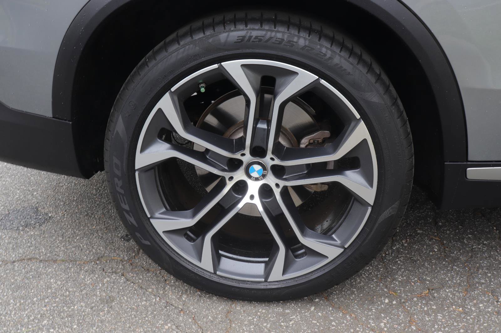 Used 2024 BMW X5 sDrive40i w/ Premium Package image 46