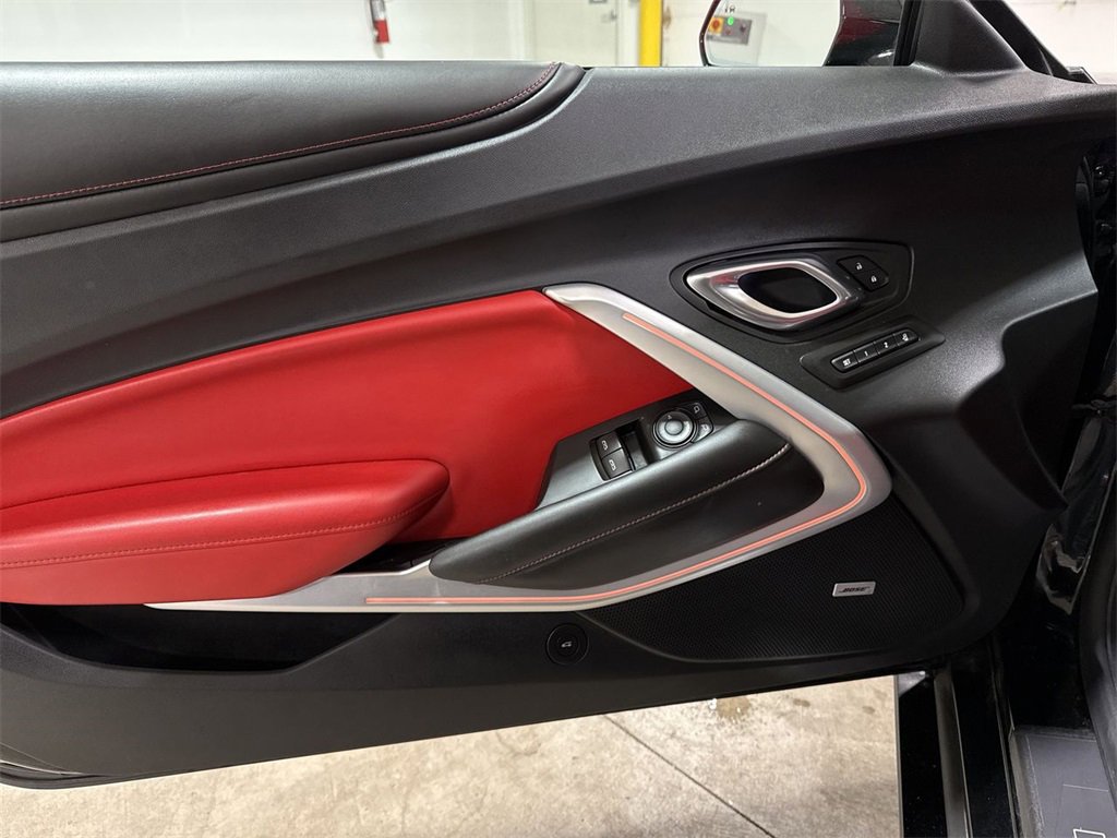 Used 2018 Chevrolet Camaro SS w/ LPO, Ground Effects Package image 22