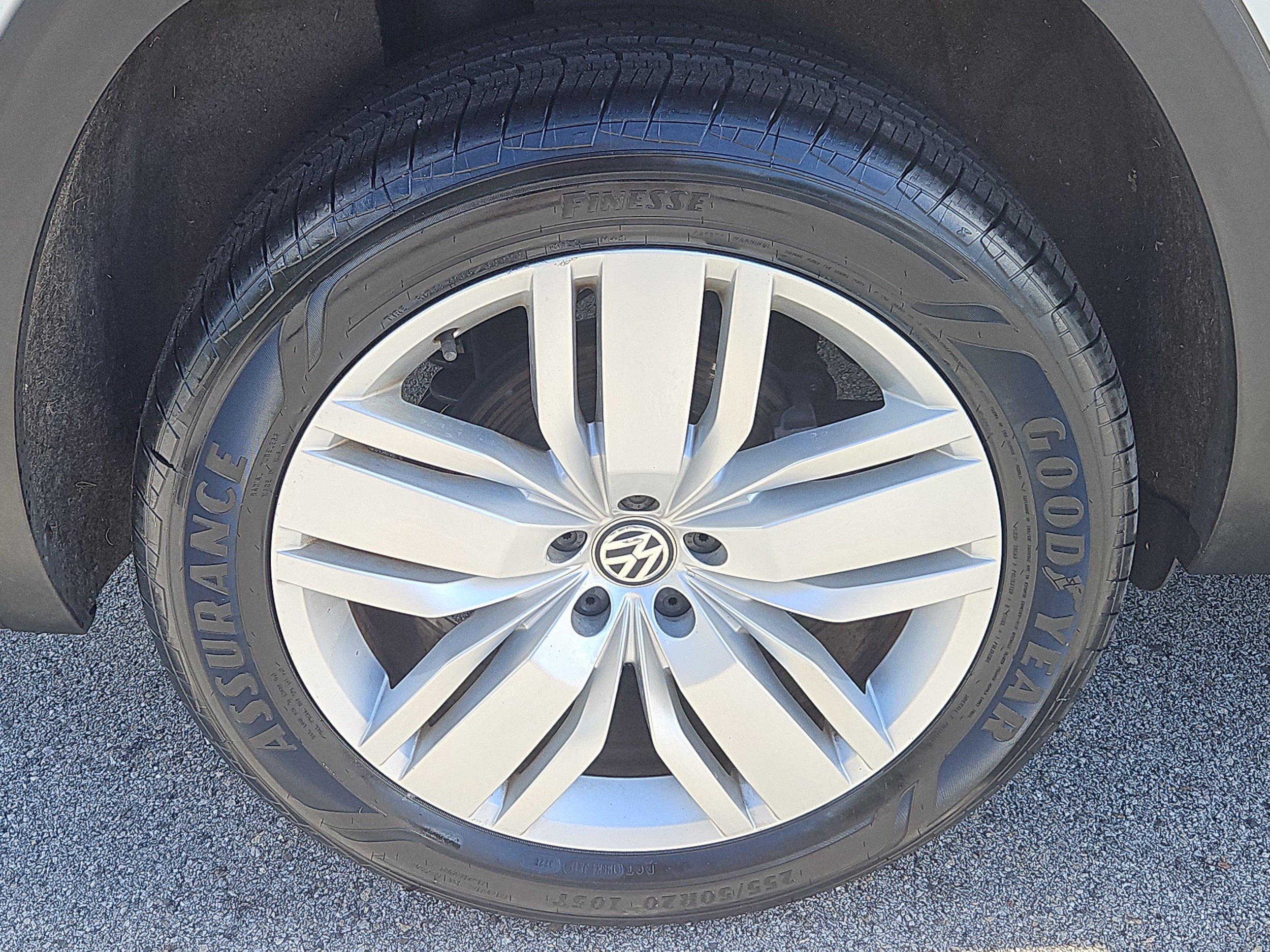 Used 2018 Volkswagen Atlas SEL Premium AWD/4WD image 32