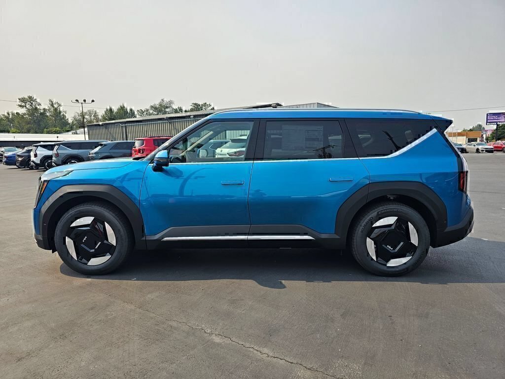 New 2026 Kia EV9 Wind AWD/4WD image 2