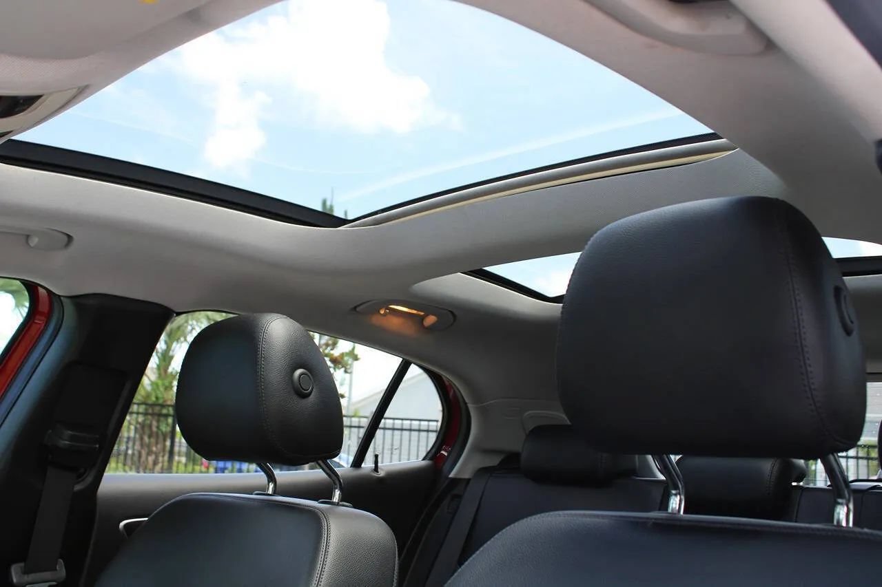 Used 2015 Mercedes-Benz GLA 250 4MATIC w/ Premium Package image 21