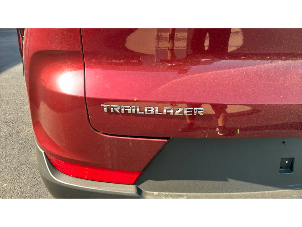 Used 2025 Chevrolet TrailBlazer LT FWD image 25