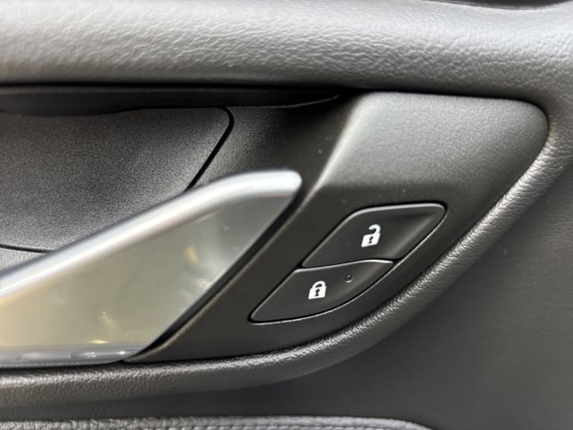 Used 2023 GMC Yukon XL Denali image 28