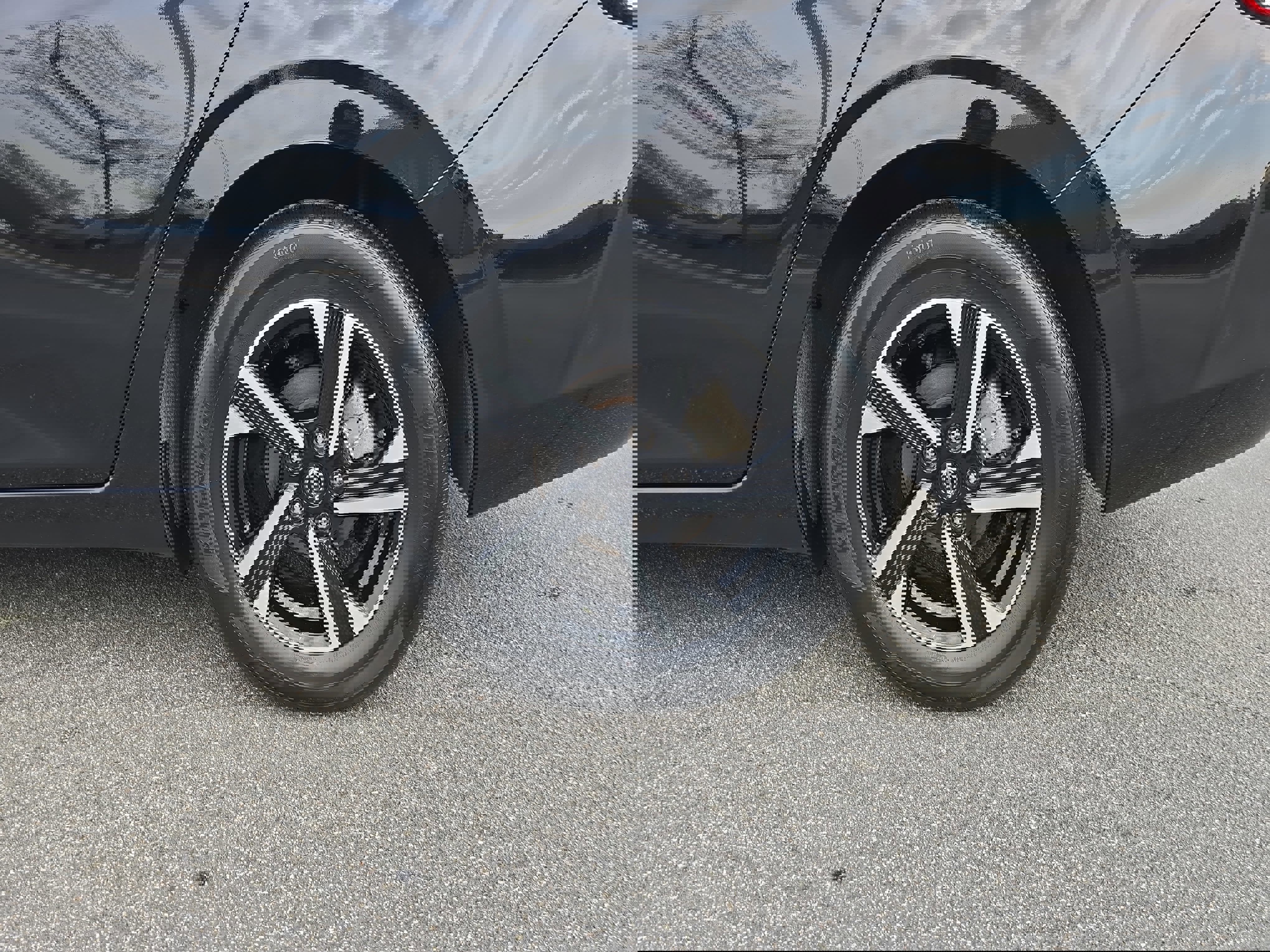 Used 2025 Nissan Sentra SV image 34