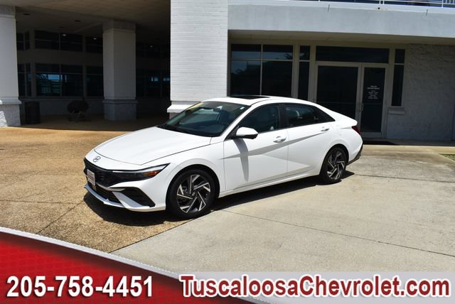 Used 2024 Hyundai Elantra Limited FWD image 5