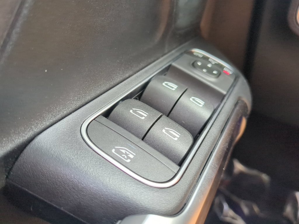 Used 2024 Mercedes-Benz GLB 35 AMG 4MATIC image 10