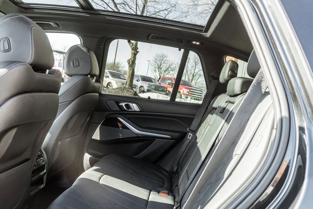 Used 2024 BMW X5 xDrive40i w/ Premium Essential Package image 29