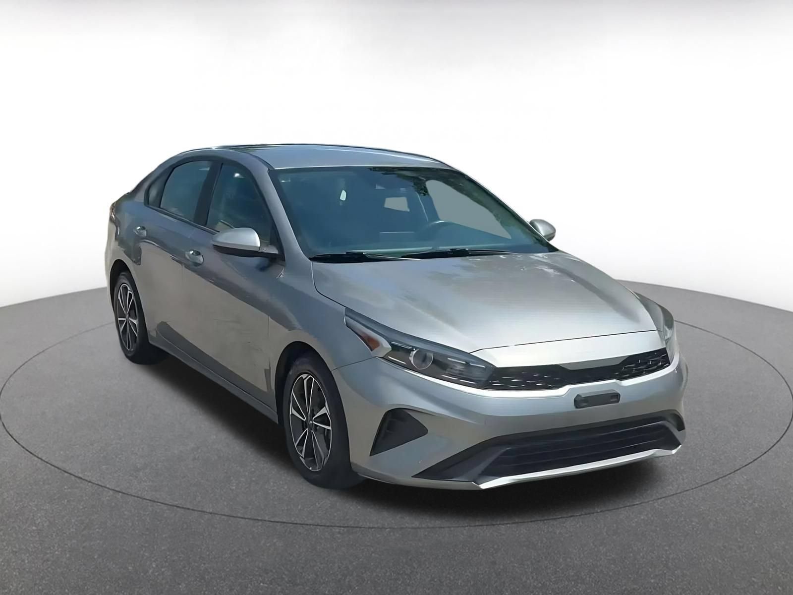 Used 2024 Kia Forte LXS FWD image 3
