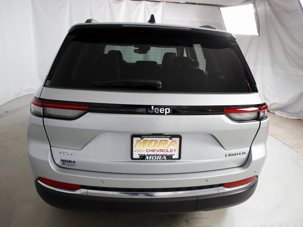 Used 2022 Jeep Grand Cherokee Limited image 4