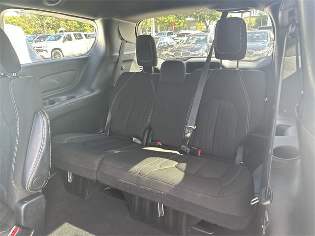 Used 2024 Chrysler Pacifica Touring image 27