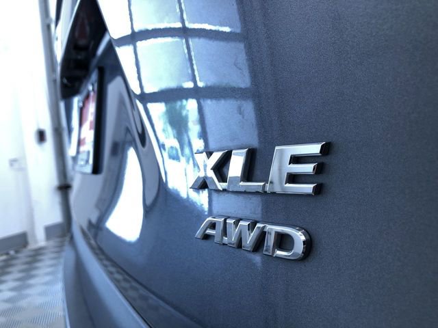 Used 2021 Toyota RAV4 XLE Premium AWD/4WD image 16