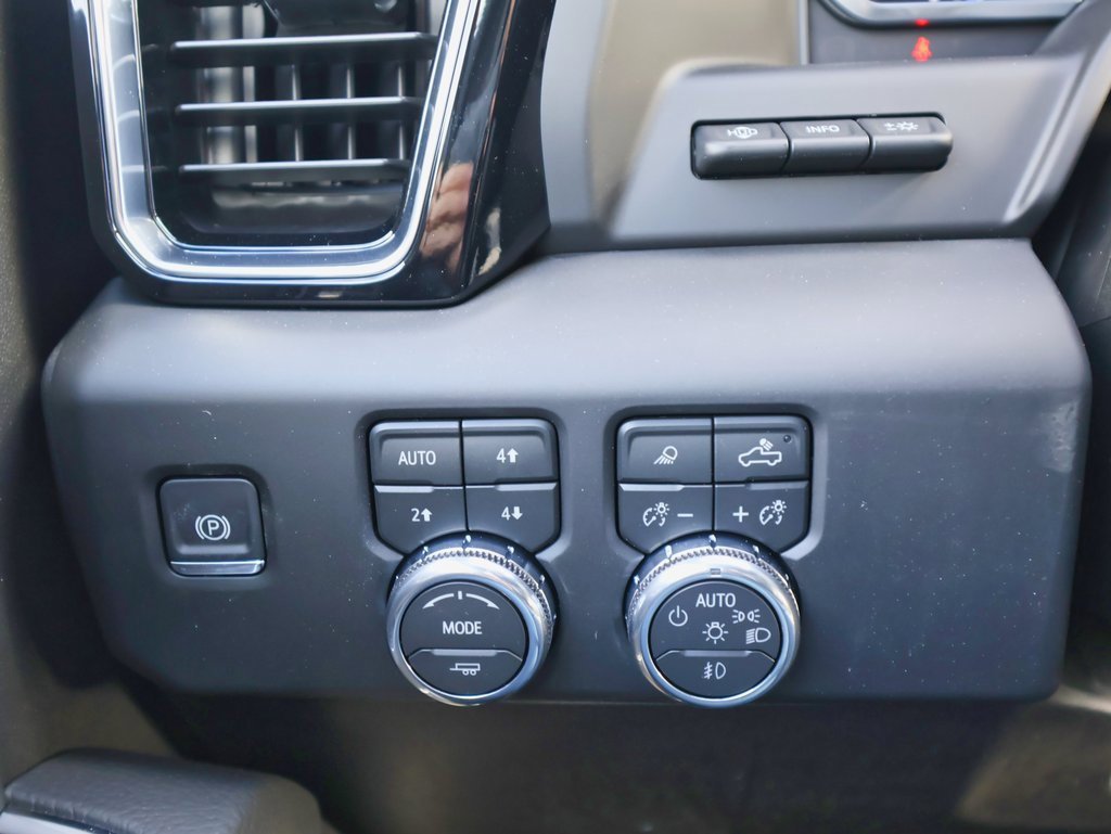 New 2026 GMC Sierra 3500 Denali w/ Denali Reserve Package image 28